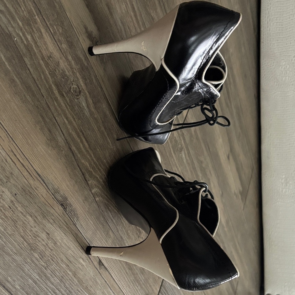 Steven By Steve Madden Black and White Peep Toe Heels, Size 7 - Picture 15 of 16